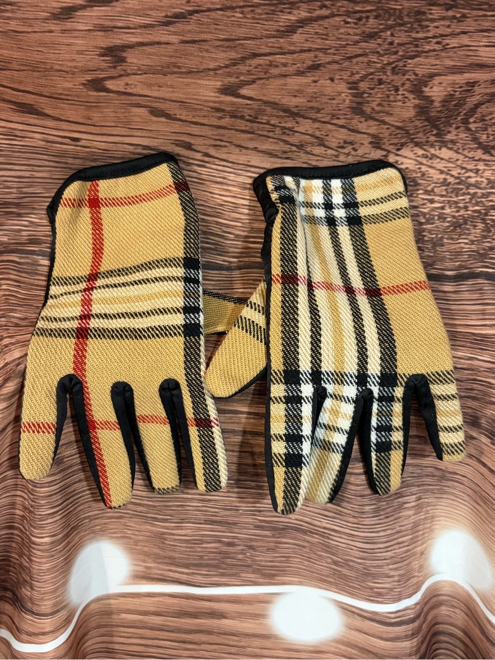 Classic Plaid womans  Gloves - Tan